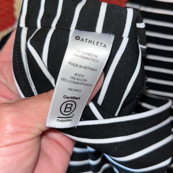 ATHLETA black and white stripe cropped leggings slimming size 1 X - Picture 8 of 9